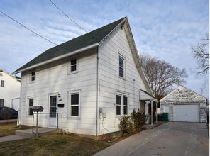 Building Photo - Single Family Home Available!