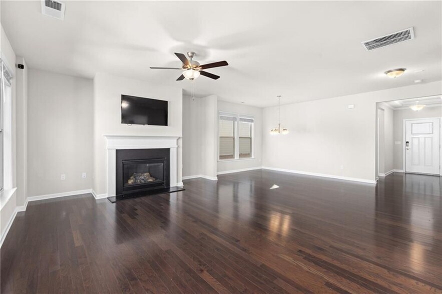 Building Photo - 4411 Claiborne Ct