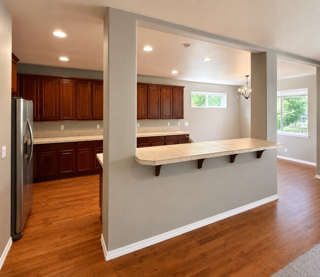 Building Photo - 60974 Snowbrush Dr