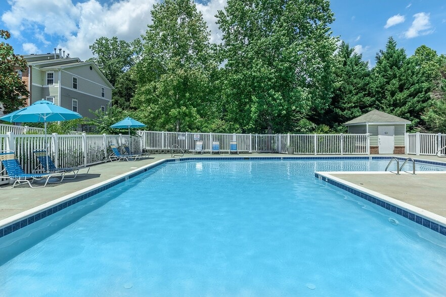 Building Photo - The Overlook at Falling Creek