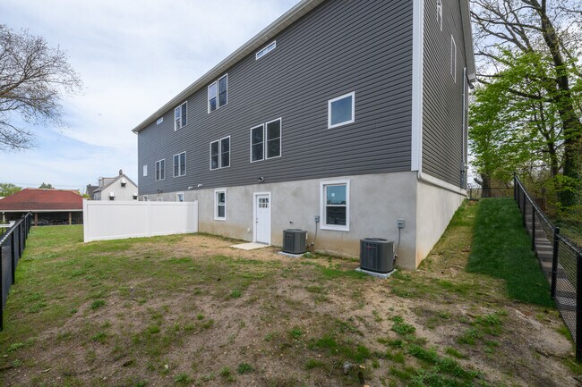 Building Photo - 314 Bordentown Ave