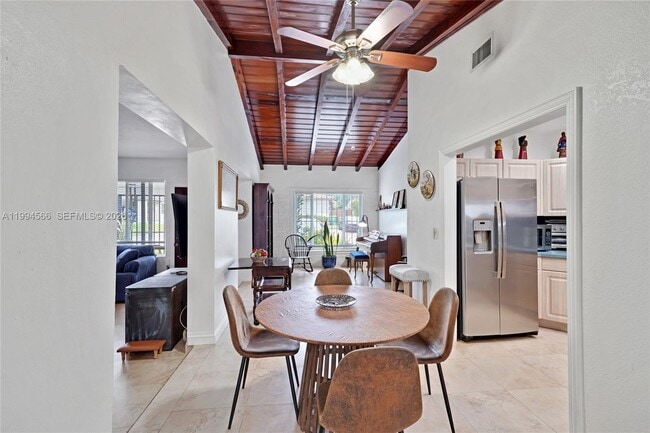 Building Photo - 2834 SW 33rd Ave