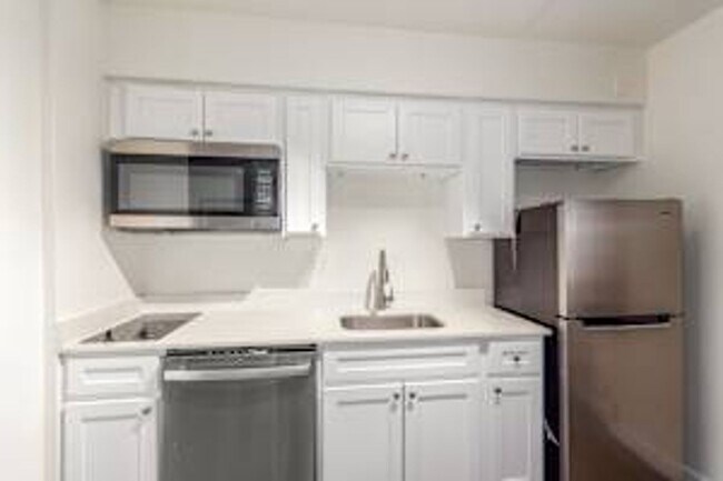 Building Photo - Aparthotel with Private Bedroom! Amenity Package? Ask us!