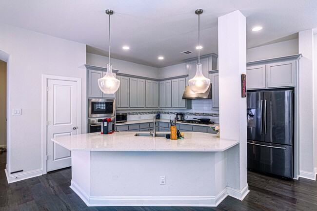 Building Photo - 3623 Carlsbad Way