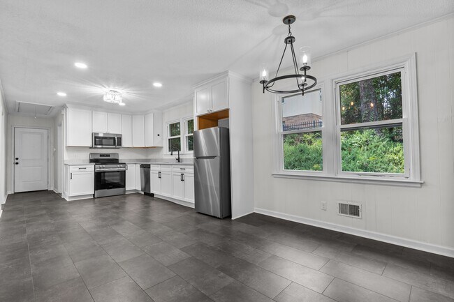 Building Photo - 4003 Rockbridge Rd