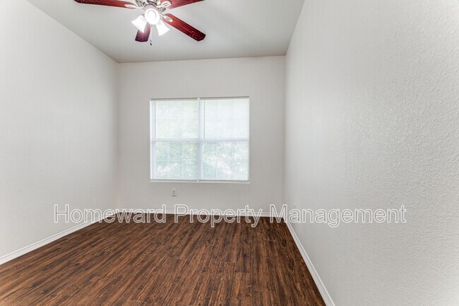 Building Photo - 7544 Lazy Spur Blvd