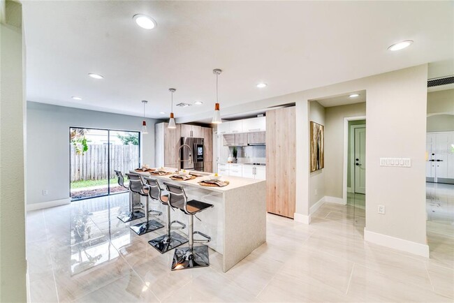 Building Photo - 15722 GardenSide Ln