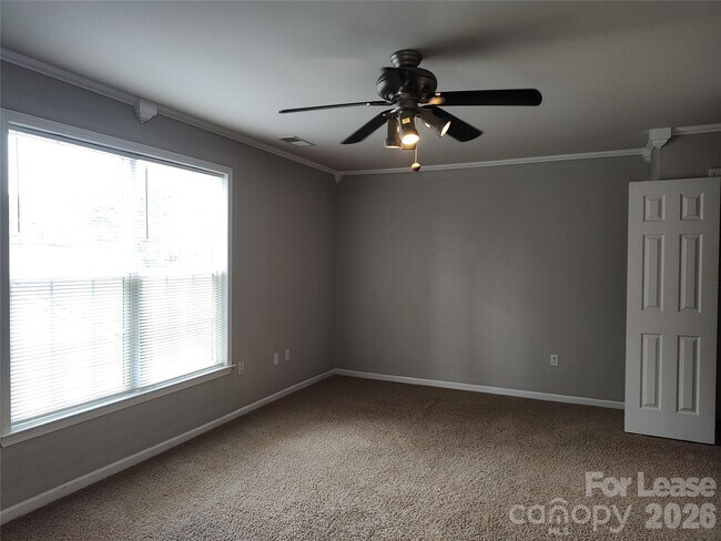 Building Photo - 4018 Manor House Dr
