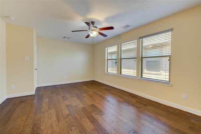 Building Photo - 26311 Parkman Grove Dr