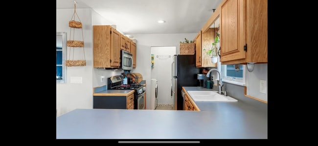 Building Photo - 678 Deer Path Rd