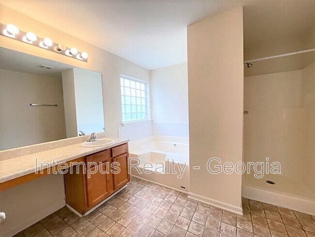 Building Photo - 4389 Persian Ct SW