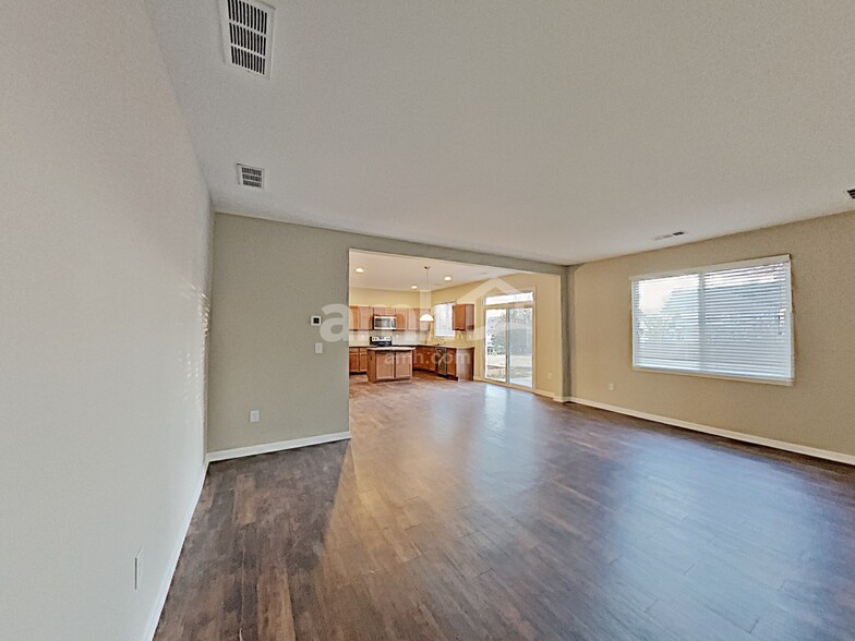 Building Photo - 822 Commerce Trl