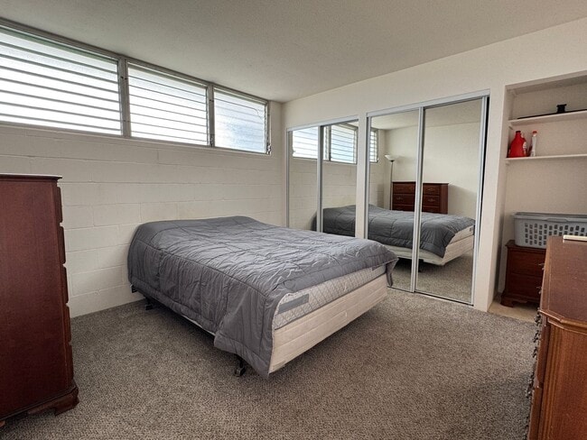 Building Photo - Fully Furnished 1 Bedroom/1 Bath Apartment at Kaualana Manor