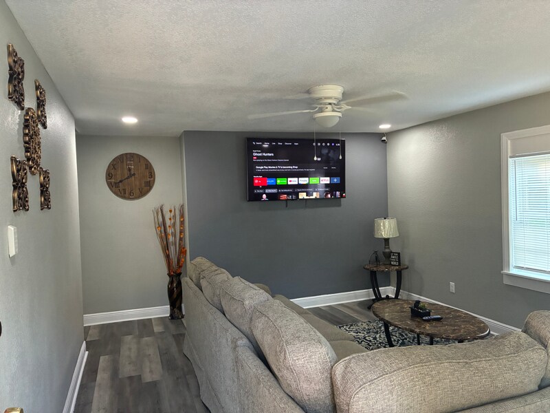 Building Photo - 706 E Tinsley St