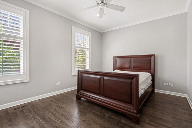 Building Photo - 331 E Cullerton St