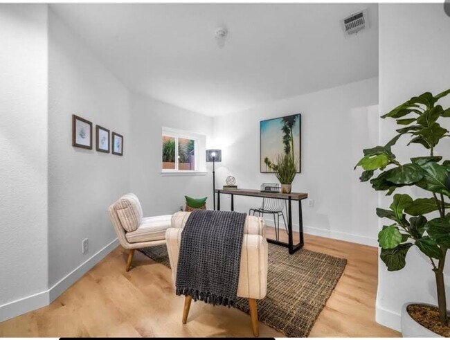 3rd Bedroom / Office - 138 S Broadway