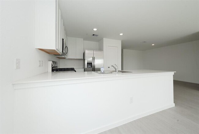 Building Photo - 6602 Tricolor Beech Ln