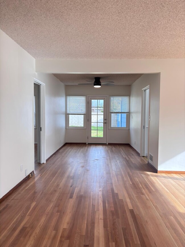 Building Photo - 12147 Hallwood Dr