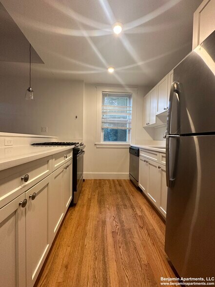 Building Photo - 38 Newton St