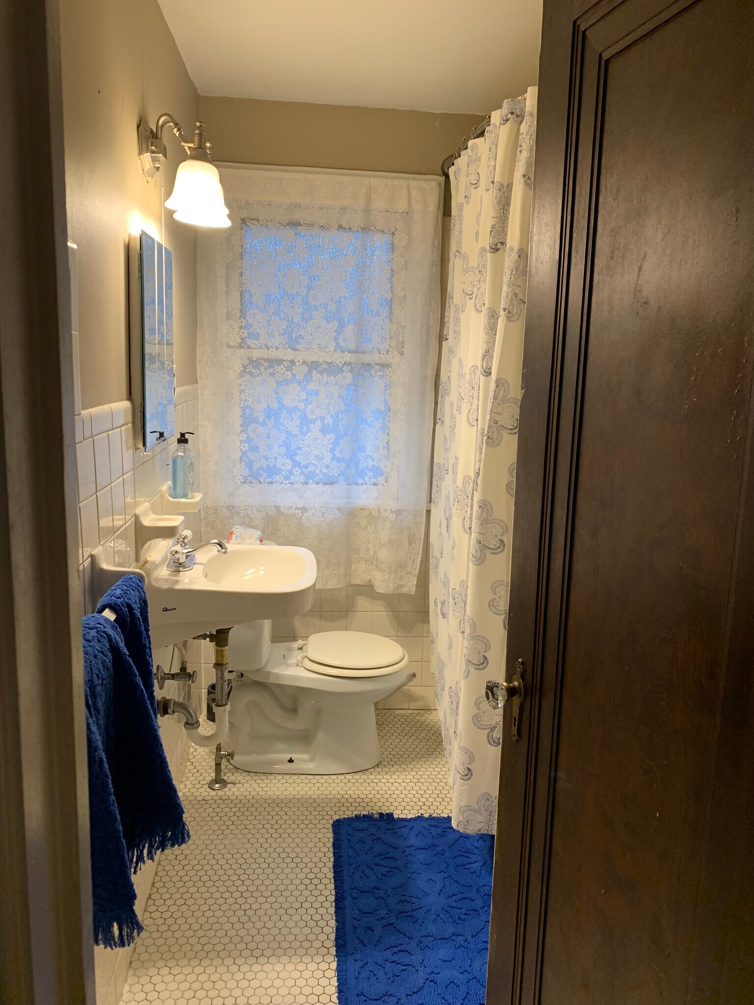 Bathroom - 164 Hamilton Dr