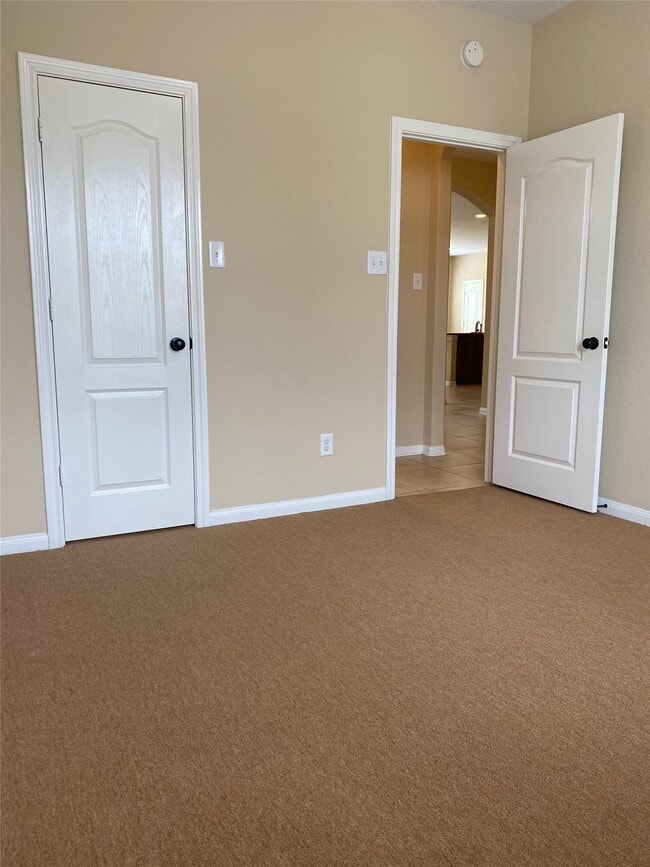 Building Photo - 15 Sagamore Ridge Pl