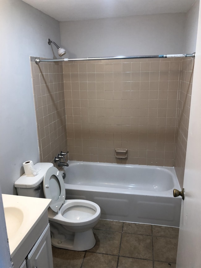 Building Photo - 138 E Rittenhouse St