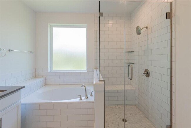 Building Photo - 1617 Woodwind Ln