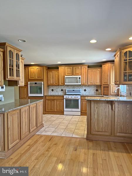 Building Photo - 1935 Shiloh Dr