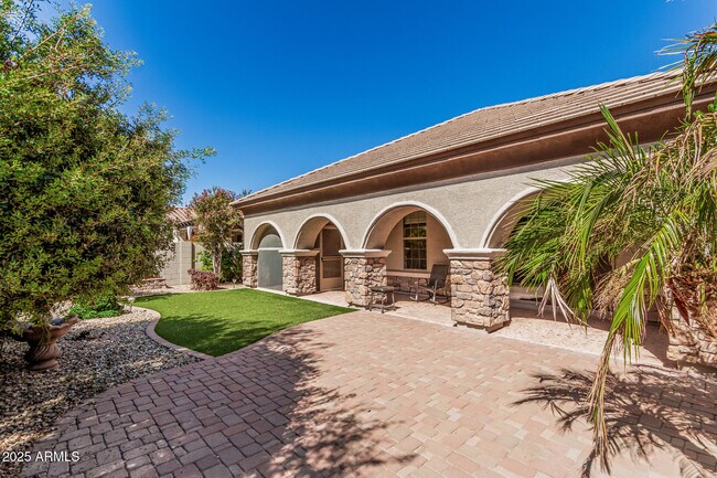 Building Photo - 3079 E Ridgewood Ln