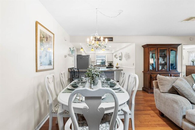 Building Photo - 1415 Langley Dr