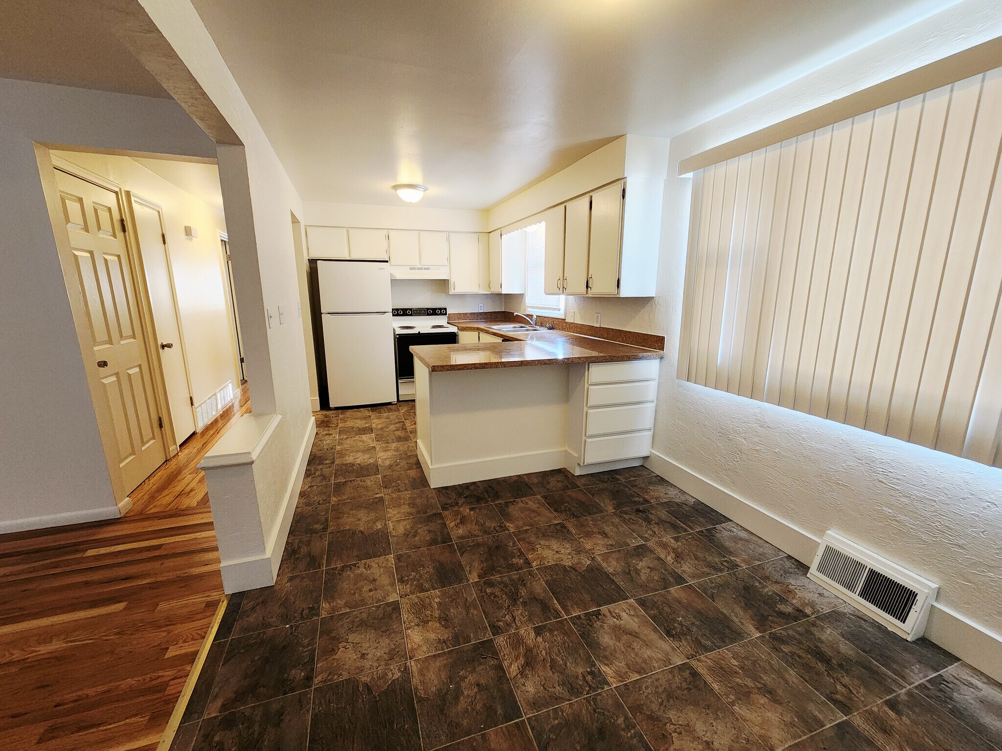 Kitchen - 85 Princeton Ave