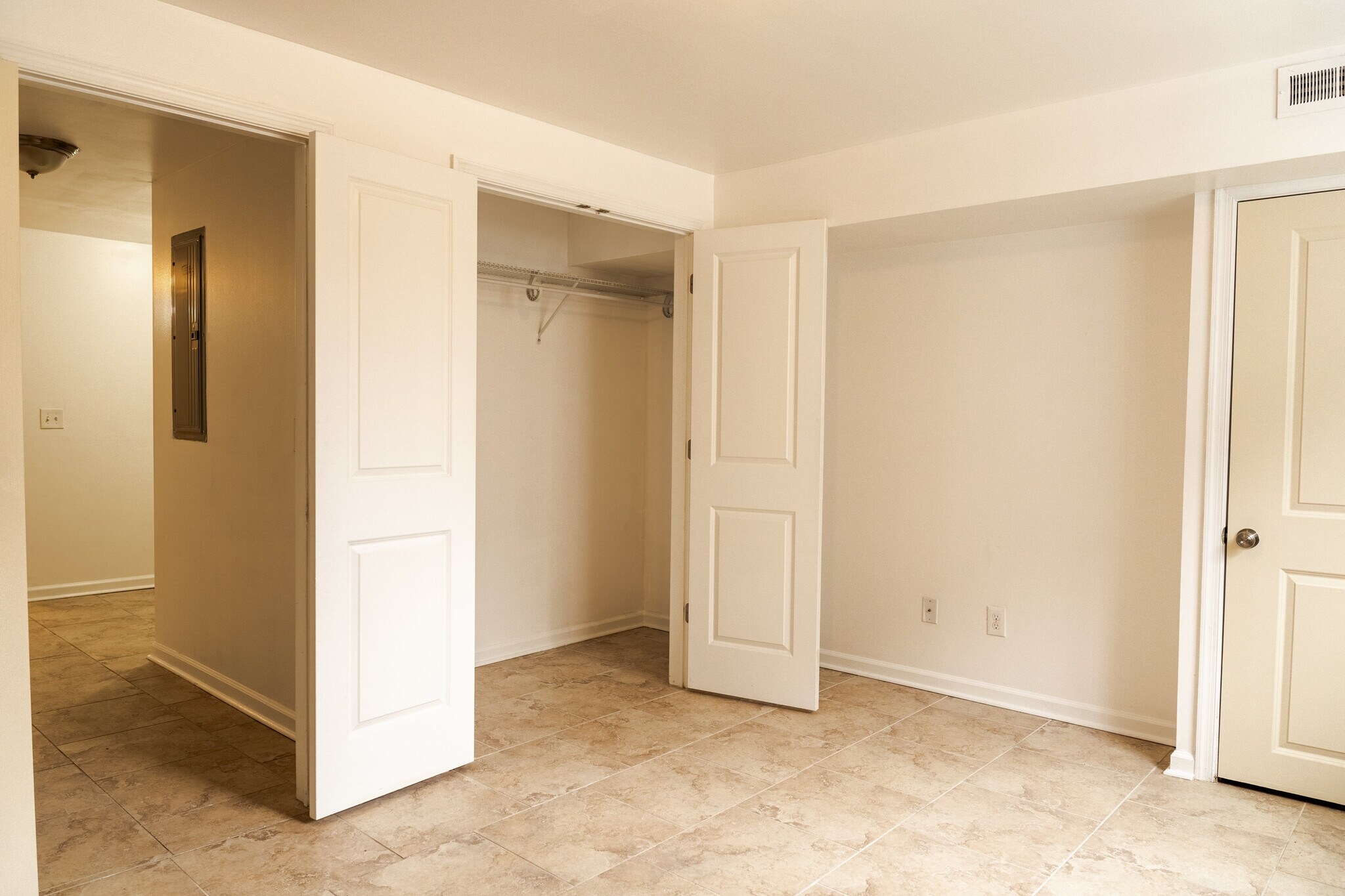 Building Photo - 1811 W Berks St