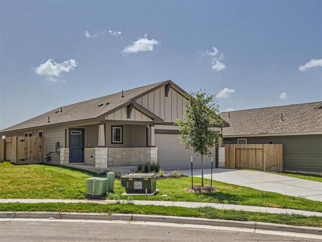 Building Photo - 512 Dayspring Cv