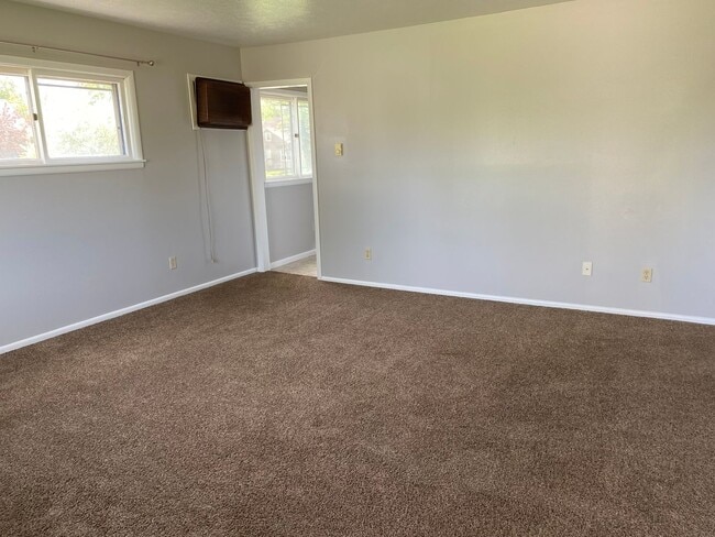 Interior Photo - 815 Colony Apts