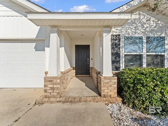 Primary Photo - 10767 War Emblem Ave