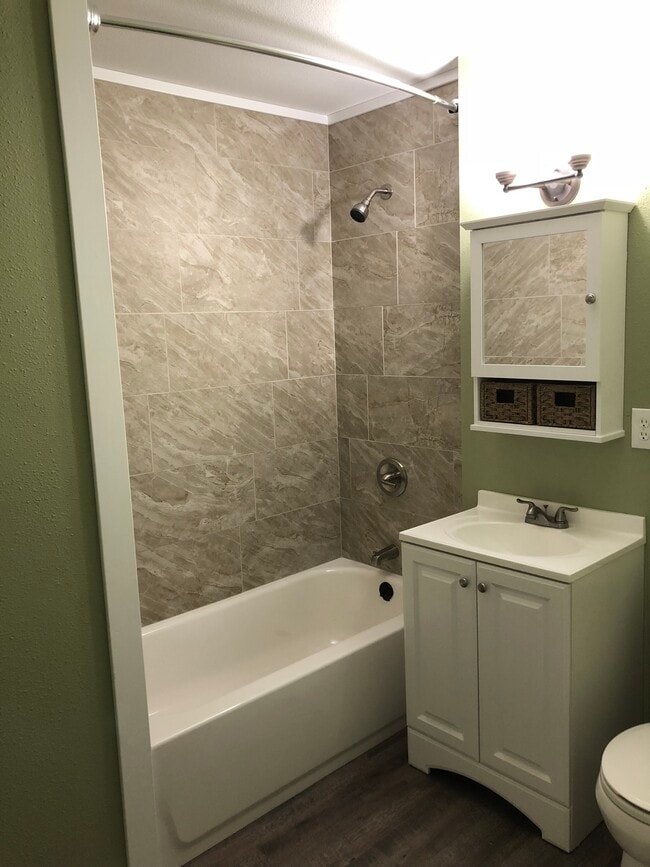 Building Photo - 1242 Main St