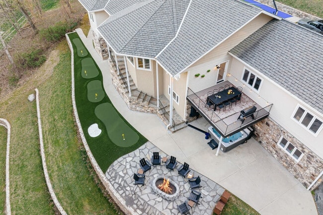 Building Photo - 33 Pinners Ln