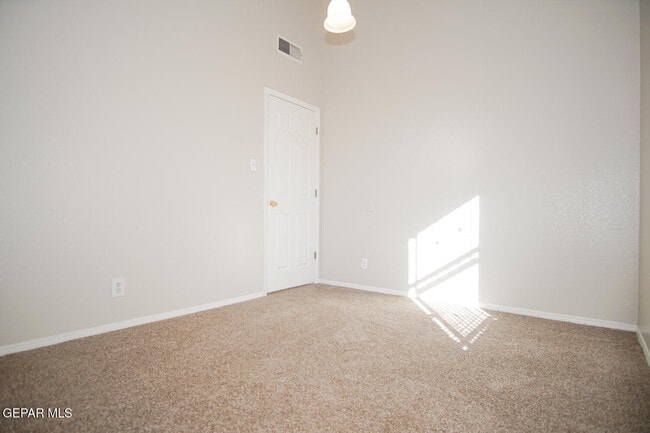 Building Photo - 10661 Obsidian St