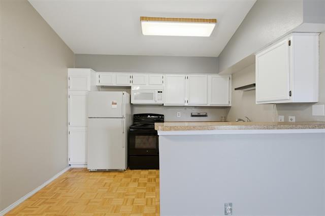 Building Photo - 5909 Lake Hubbard Pkwy