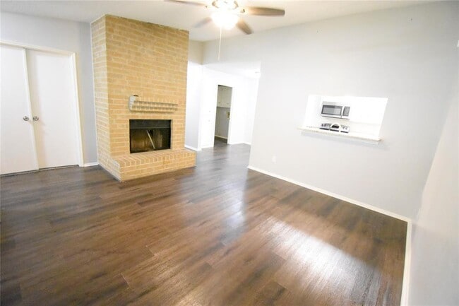 Building Photo - 4603 Meadowood Dr