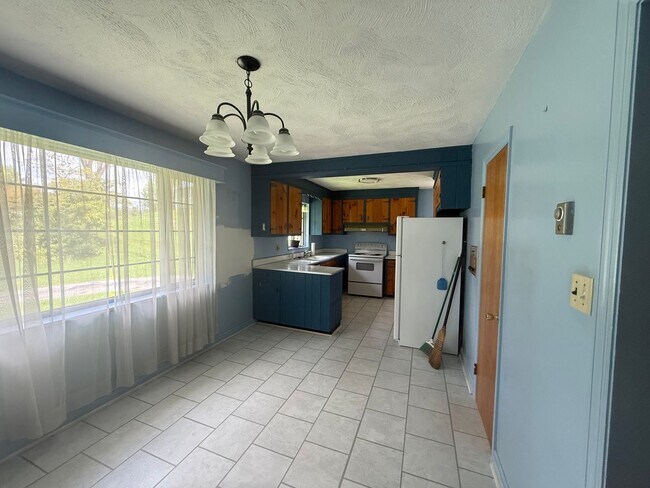 Building Photo - 313 Belmont Dr