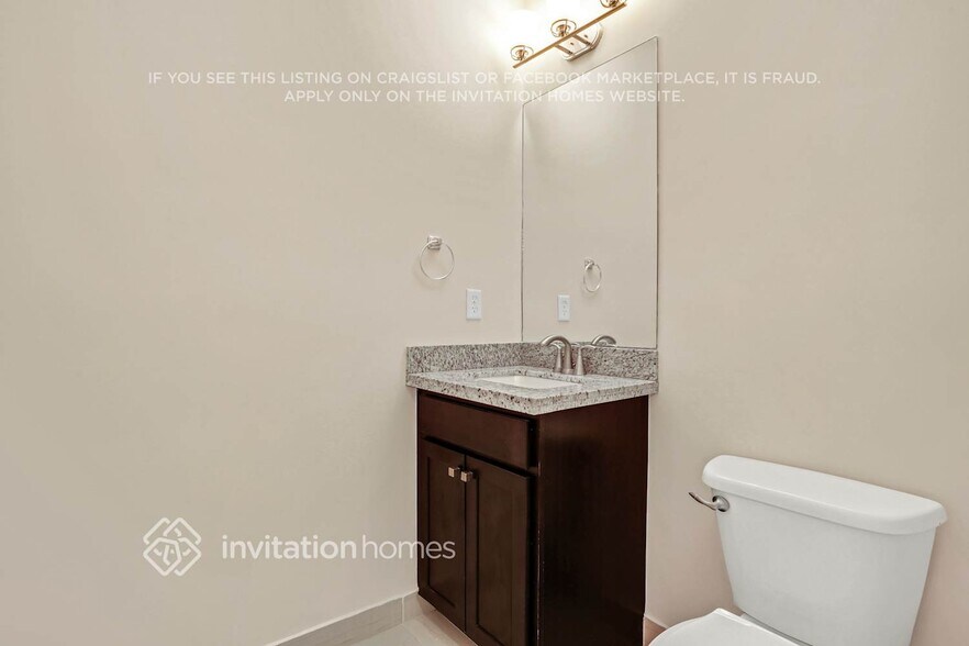 Building Photo - 11705 SW 13th Ct