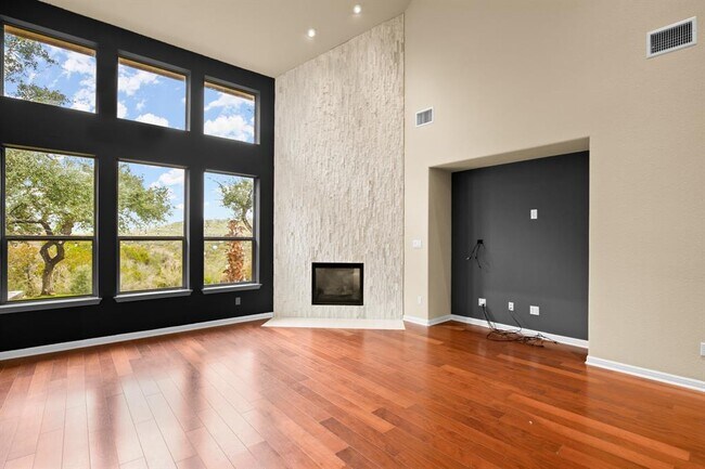 Building Photo - 11704 Palisades Pkwy