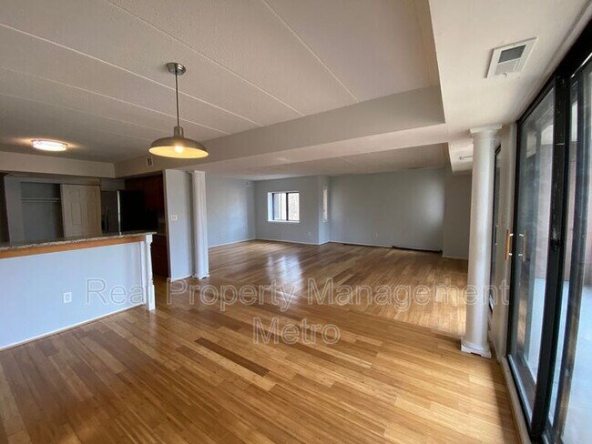 Building Photo - 5657 Harpers Farm Rd