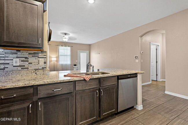 Building Photo - 14439 Eastbrook Dr