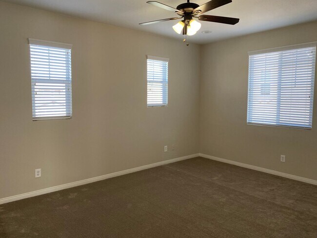 Building Photo - Beautiful 5 Bedroom Home in Murrieta Available!