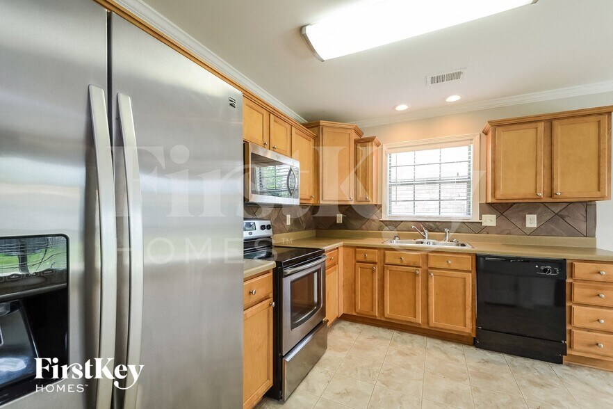 Building Photo - 213 Queens Gate