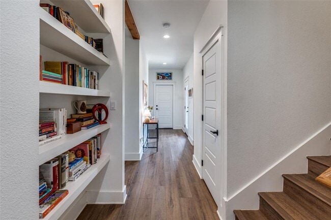 Building Photo - 418 Stagecoach Trail