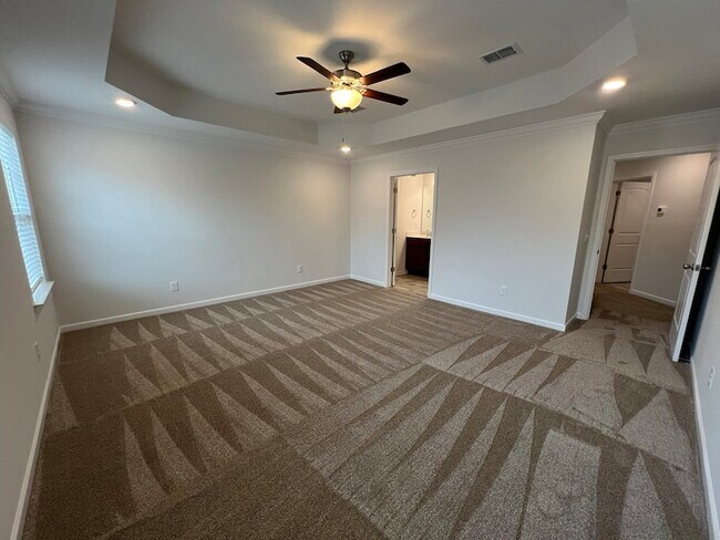 Building Photo - 967 Horse Mountain Rd