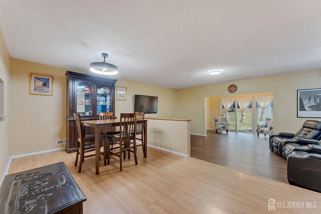 Building Photo - 403 Red Crest Ln